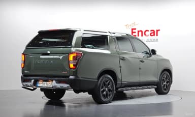 Rexton Sports Khan