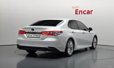 Camry (XV70)