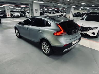 V40 Cross Country
