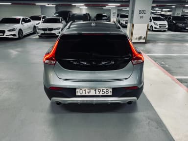 V40 Cross Country