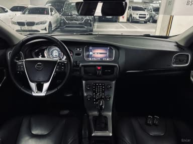 V40 Cross Country