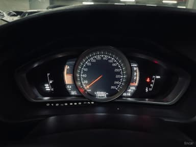 V40 Cross Country