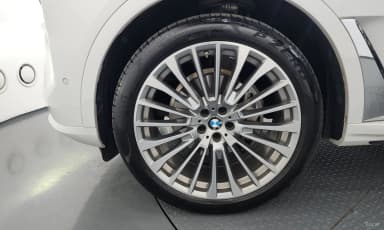X7 (G07)