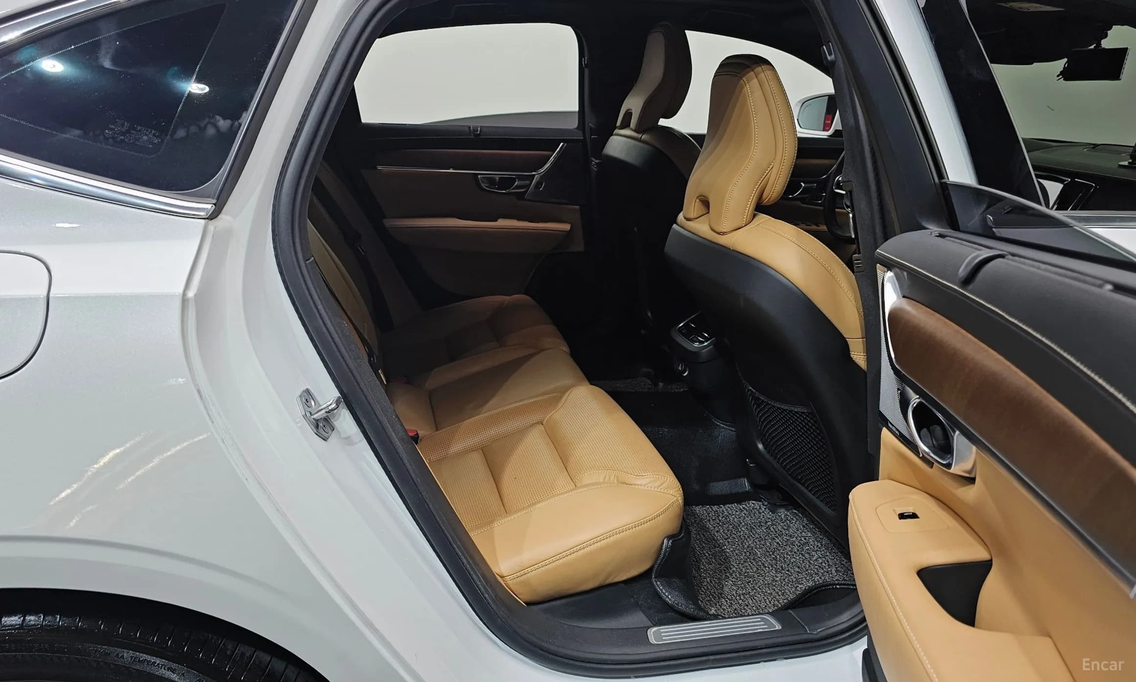 S90