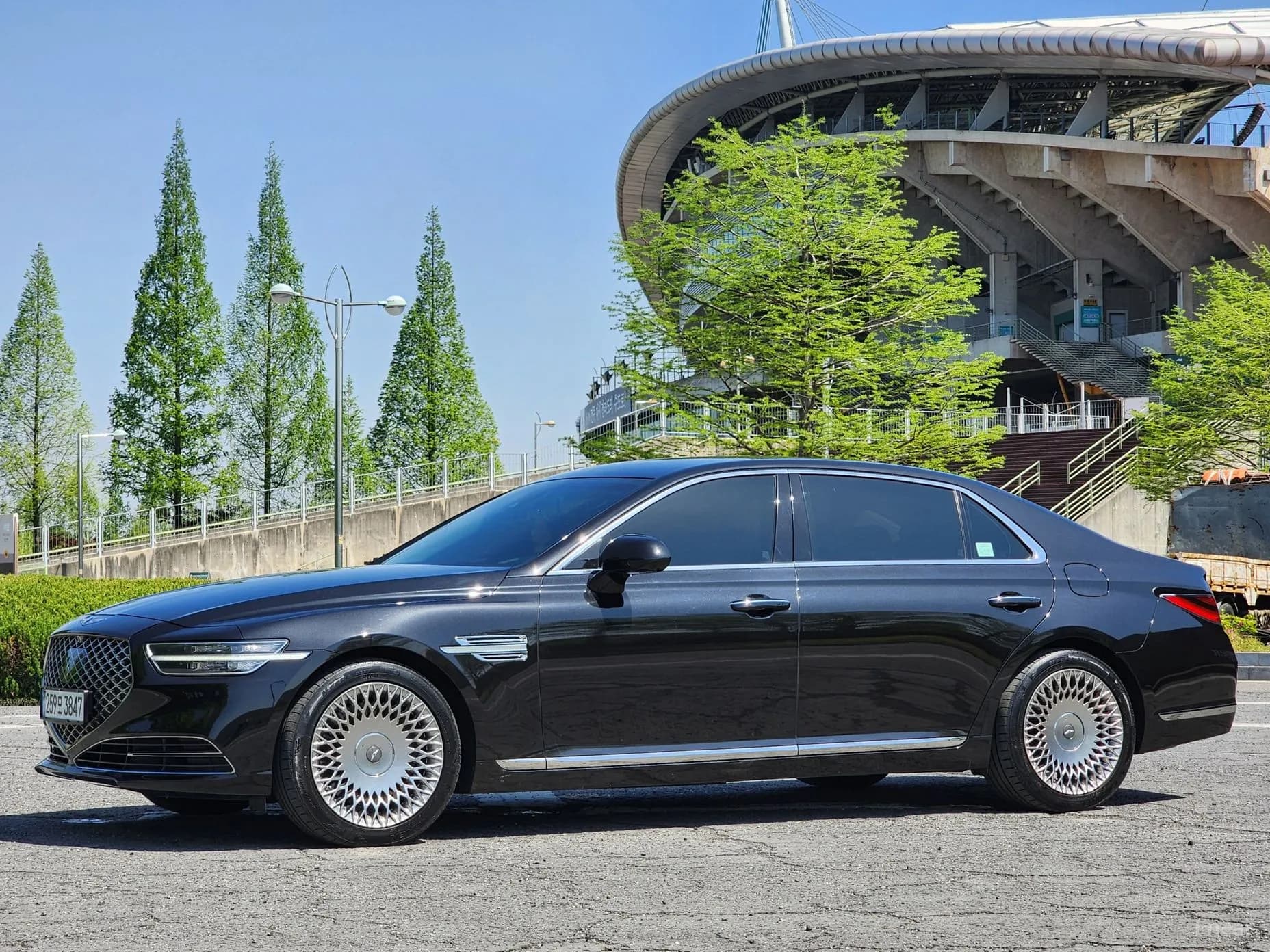 G90