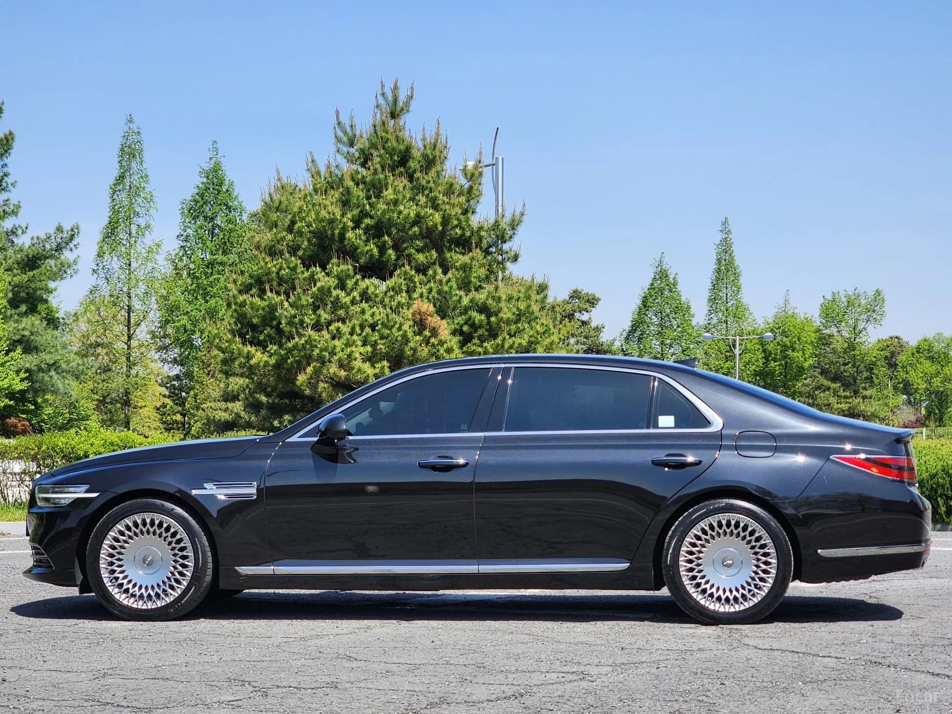 G90