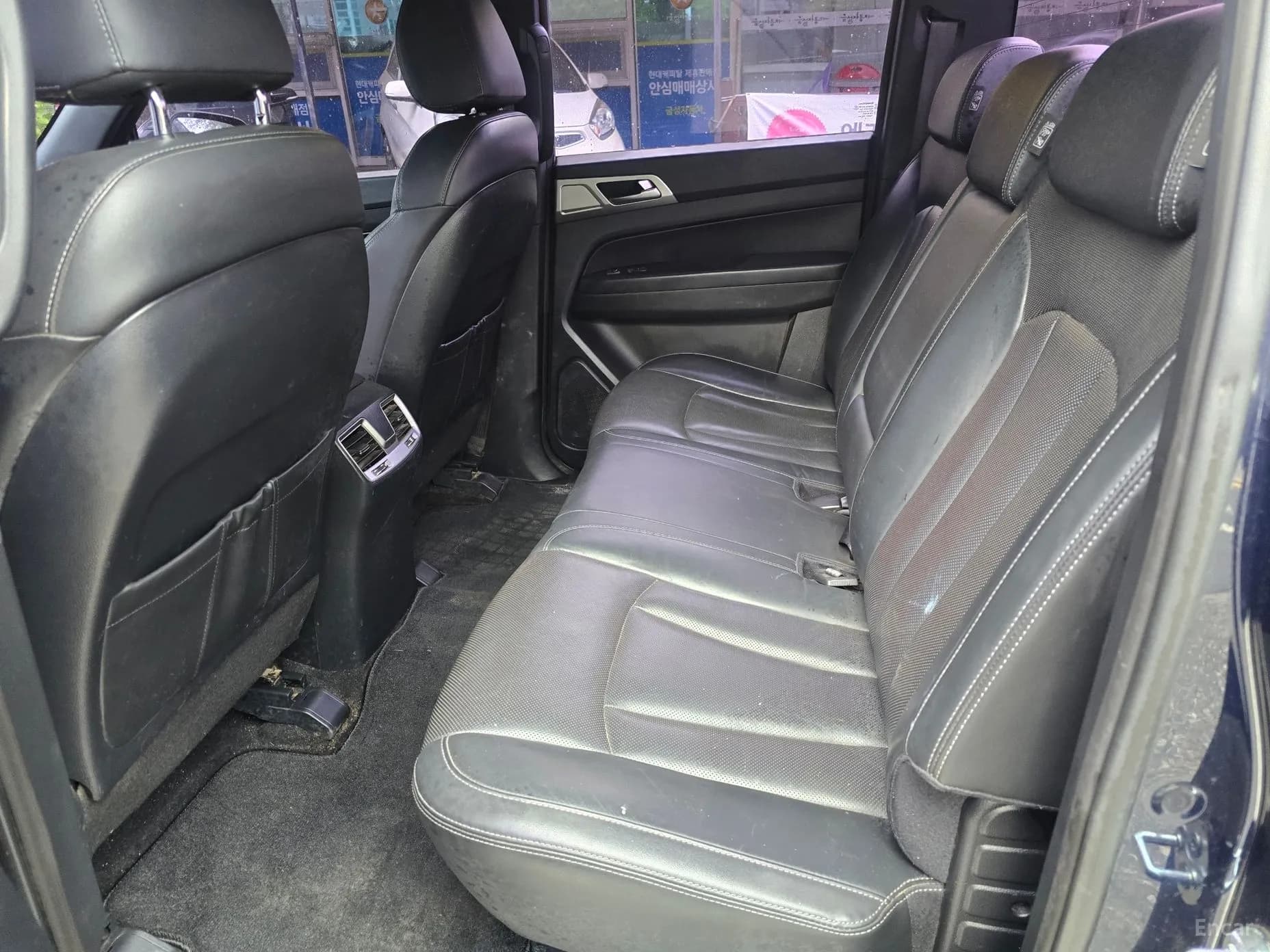 Rexton Sports Khan