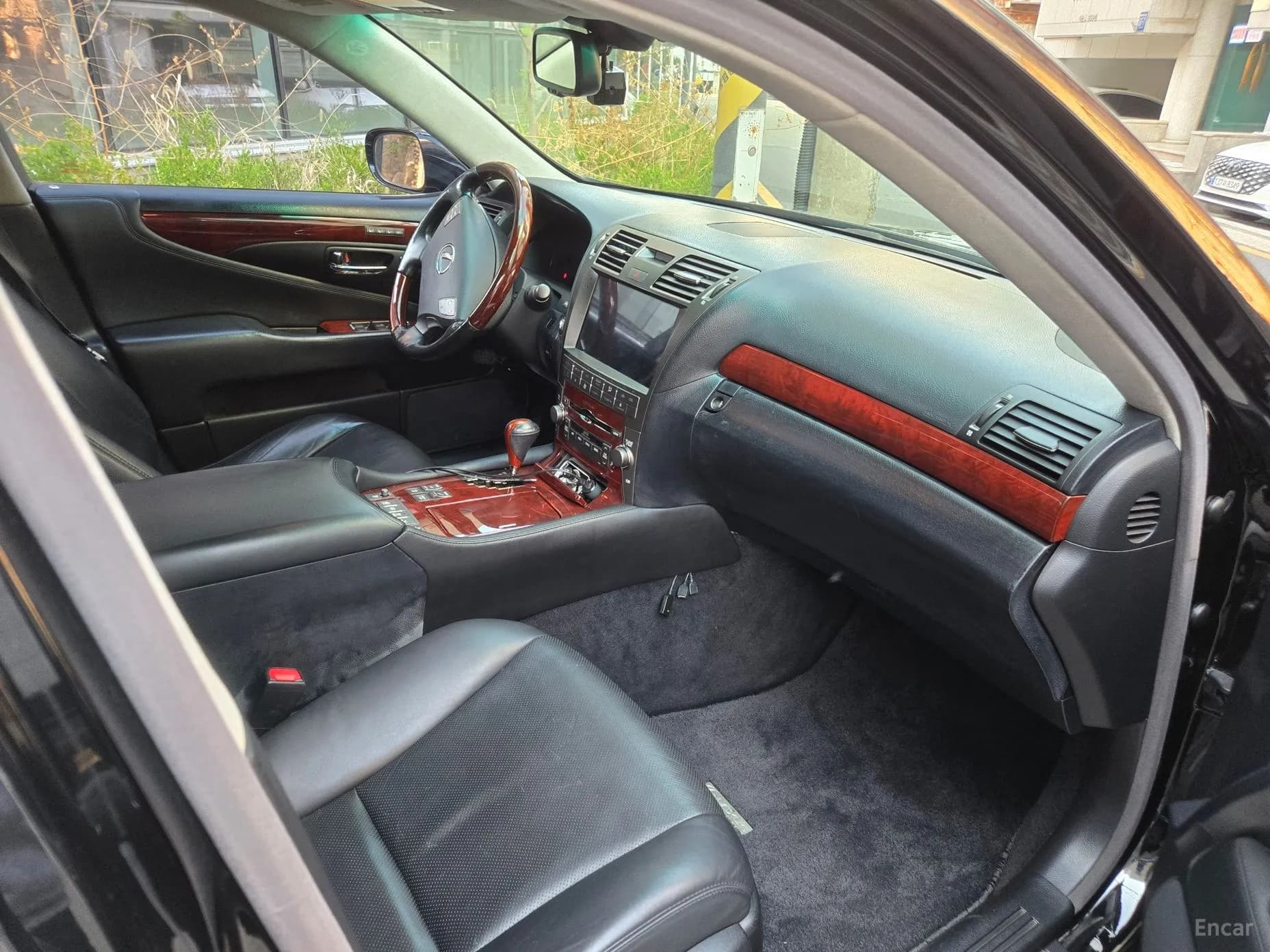 LS460