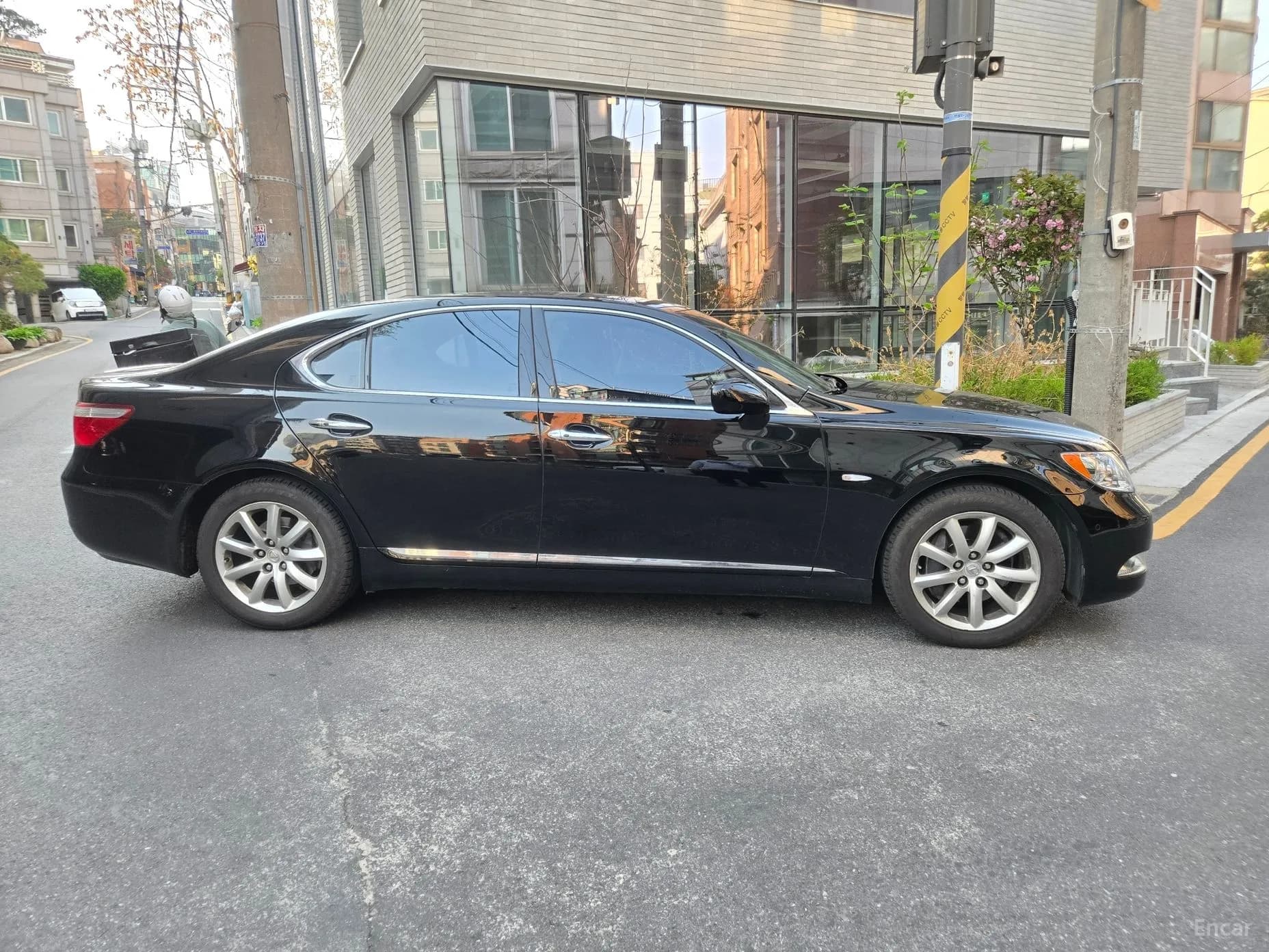 LS460