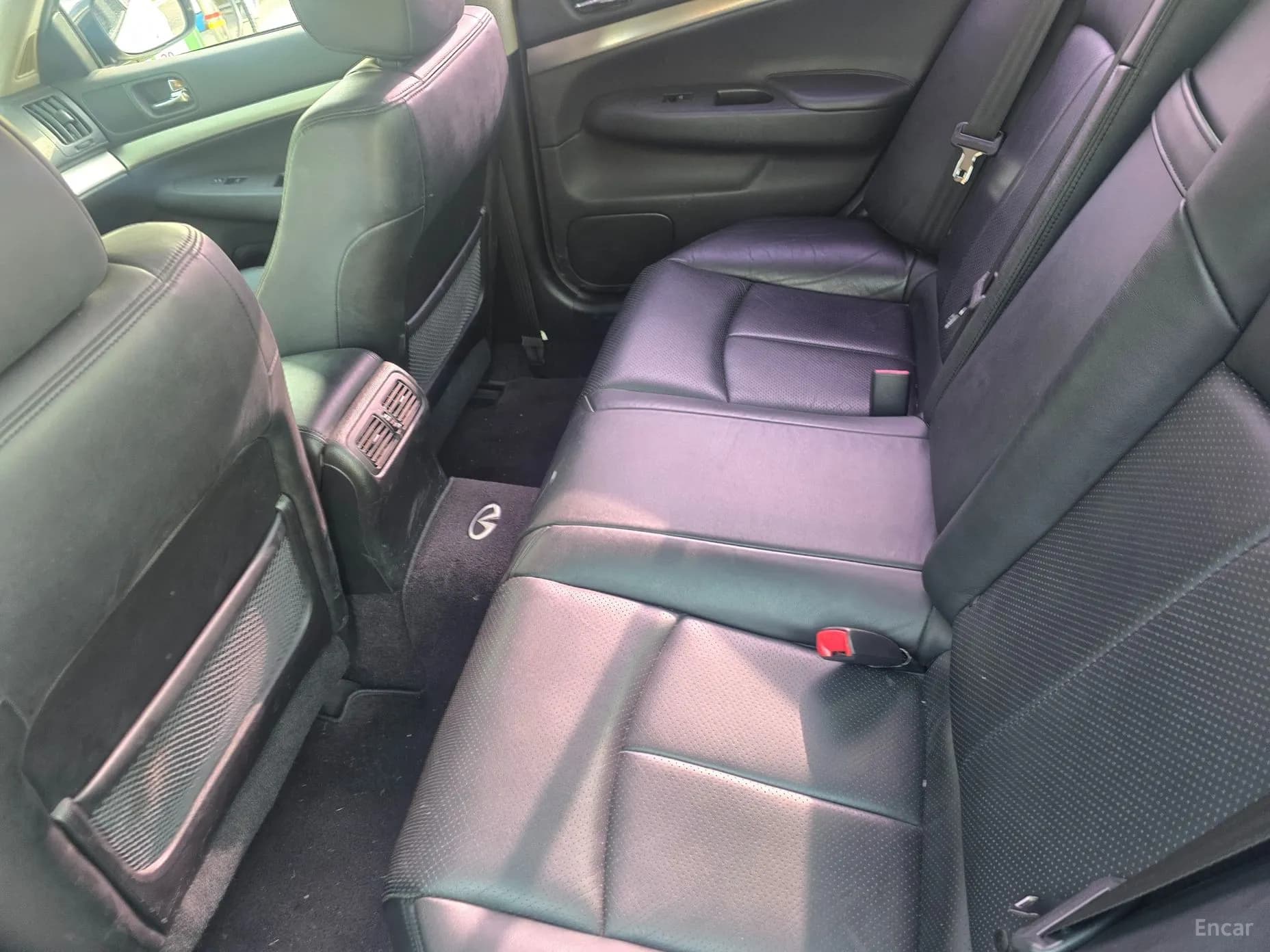 G37