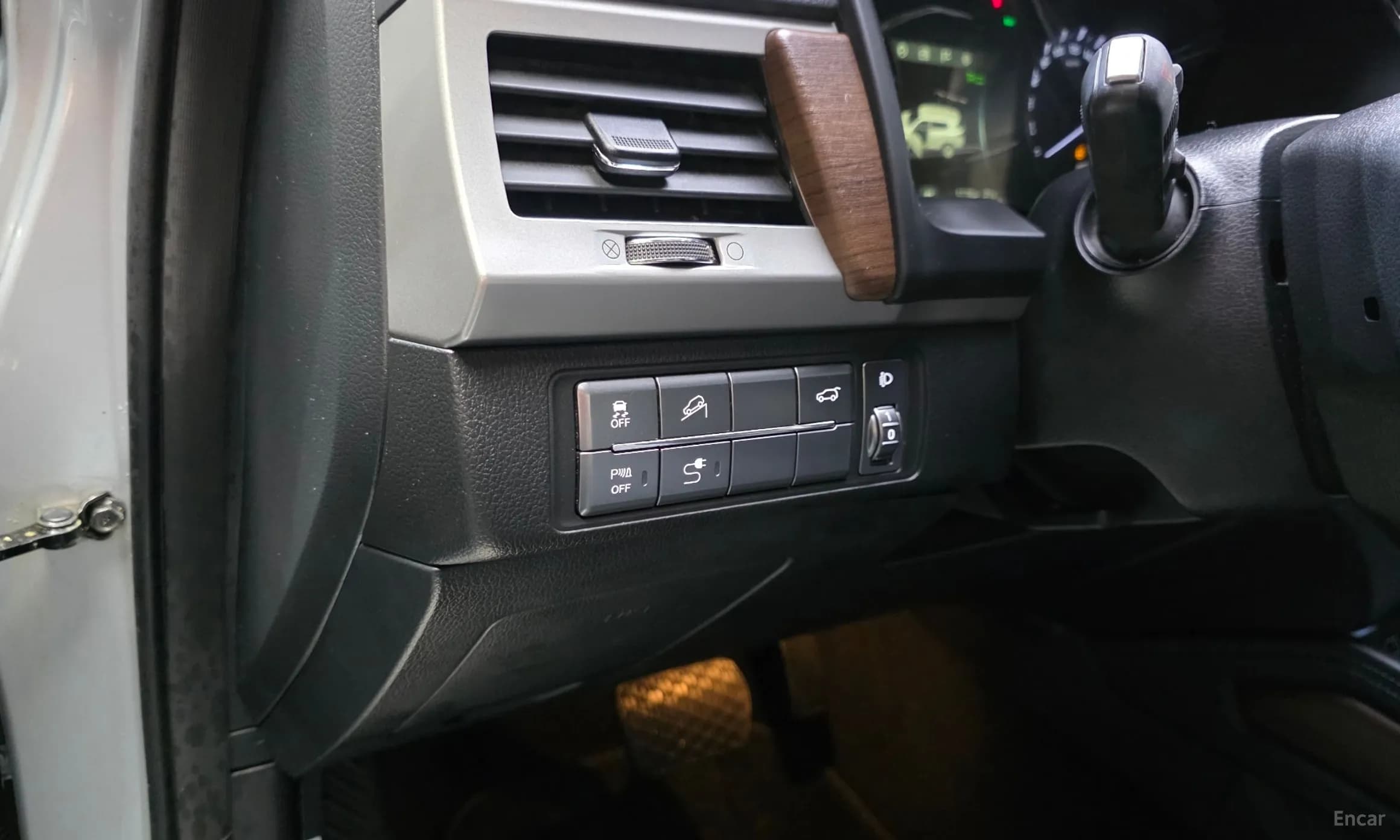 G4 Rexton