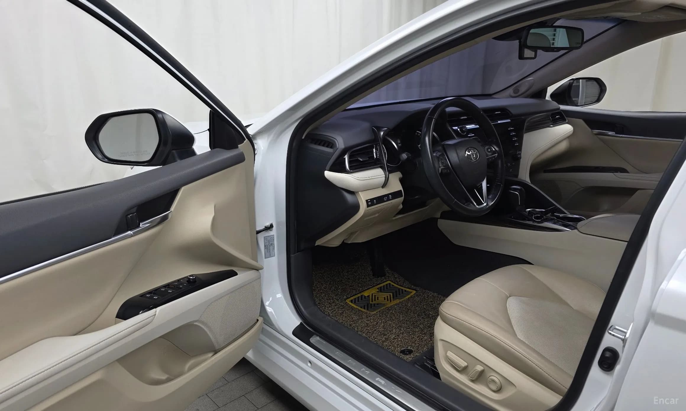 Camry (XV70)