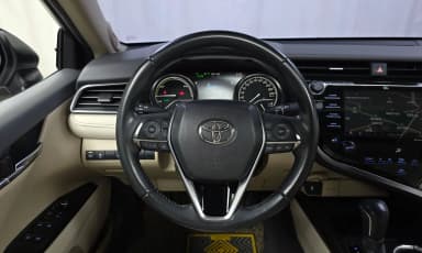 Camry (XV70)