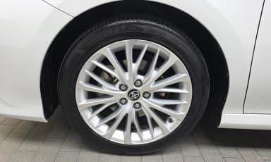 Camry (XV70)