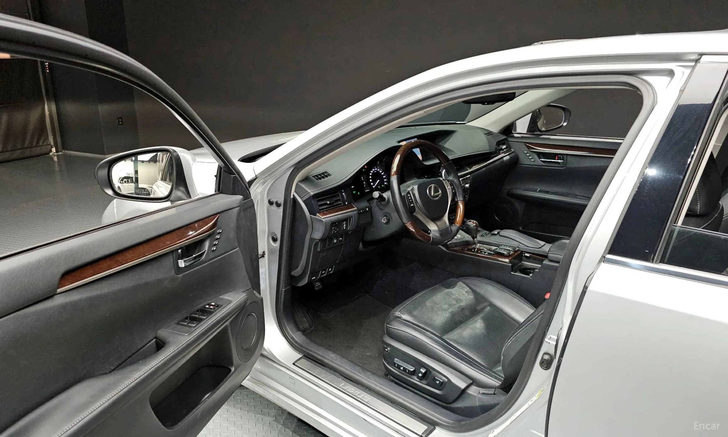 New ES300h
