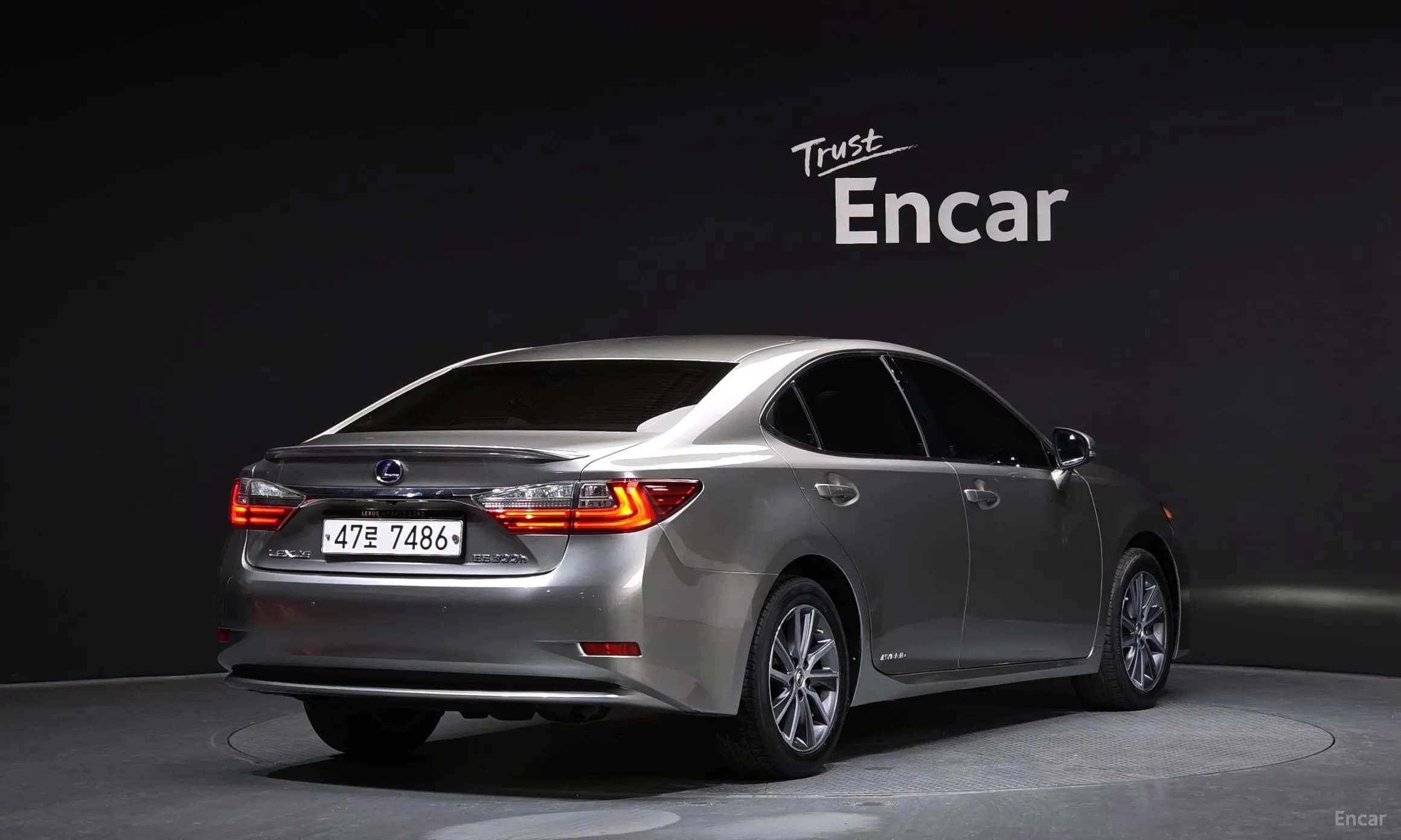 New ES300h