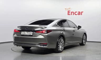 ES300h 7th Generation