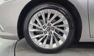 ES300h 7th Generation