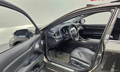Camry (XV70)
