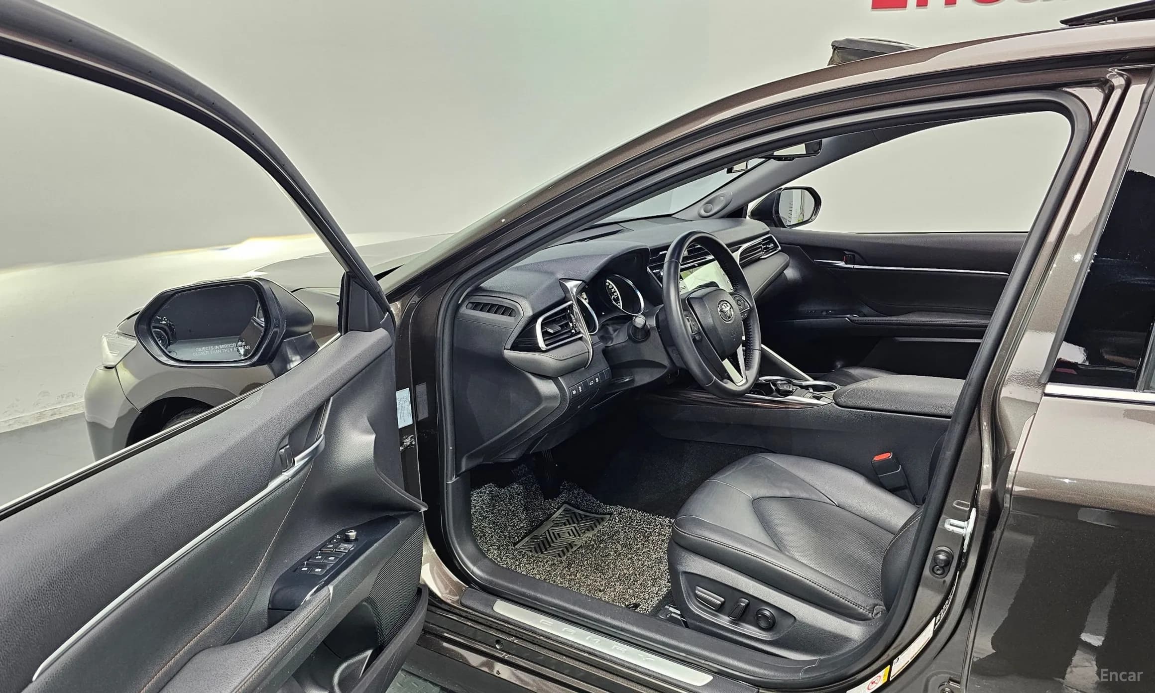 Camry (XV70)