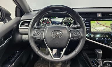 Camry (XV70)