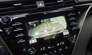 Camry (XV70)