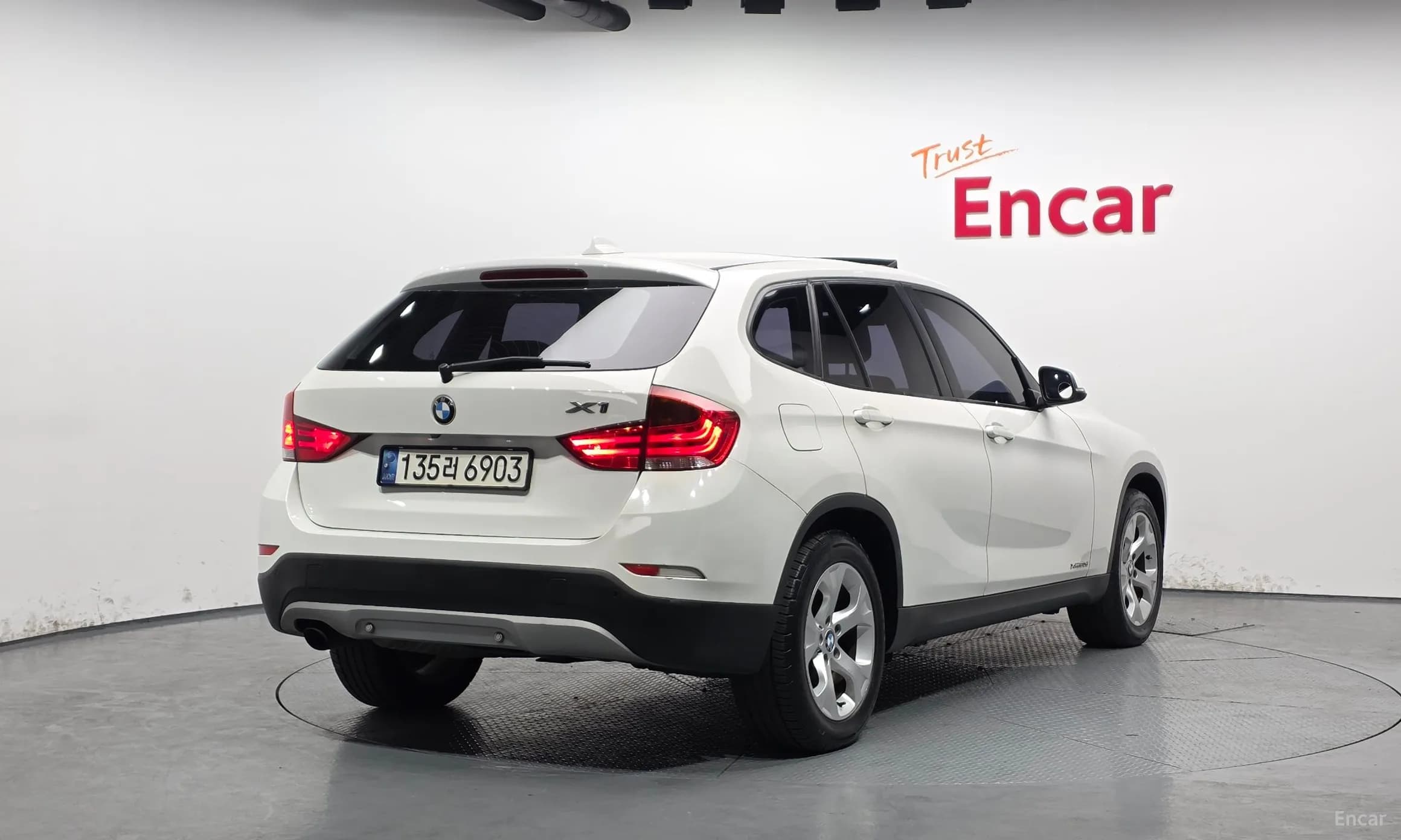 X1 (E84)