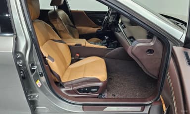 ES300h 7th Generation