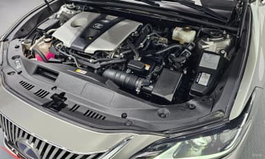 ES300h 7th Generation
