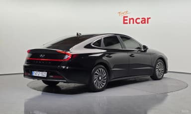 Sonata Hybrid (DN8)