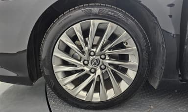 ES300h 7th Generation