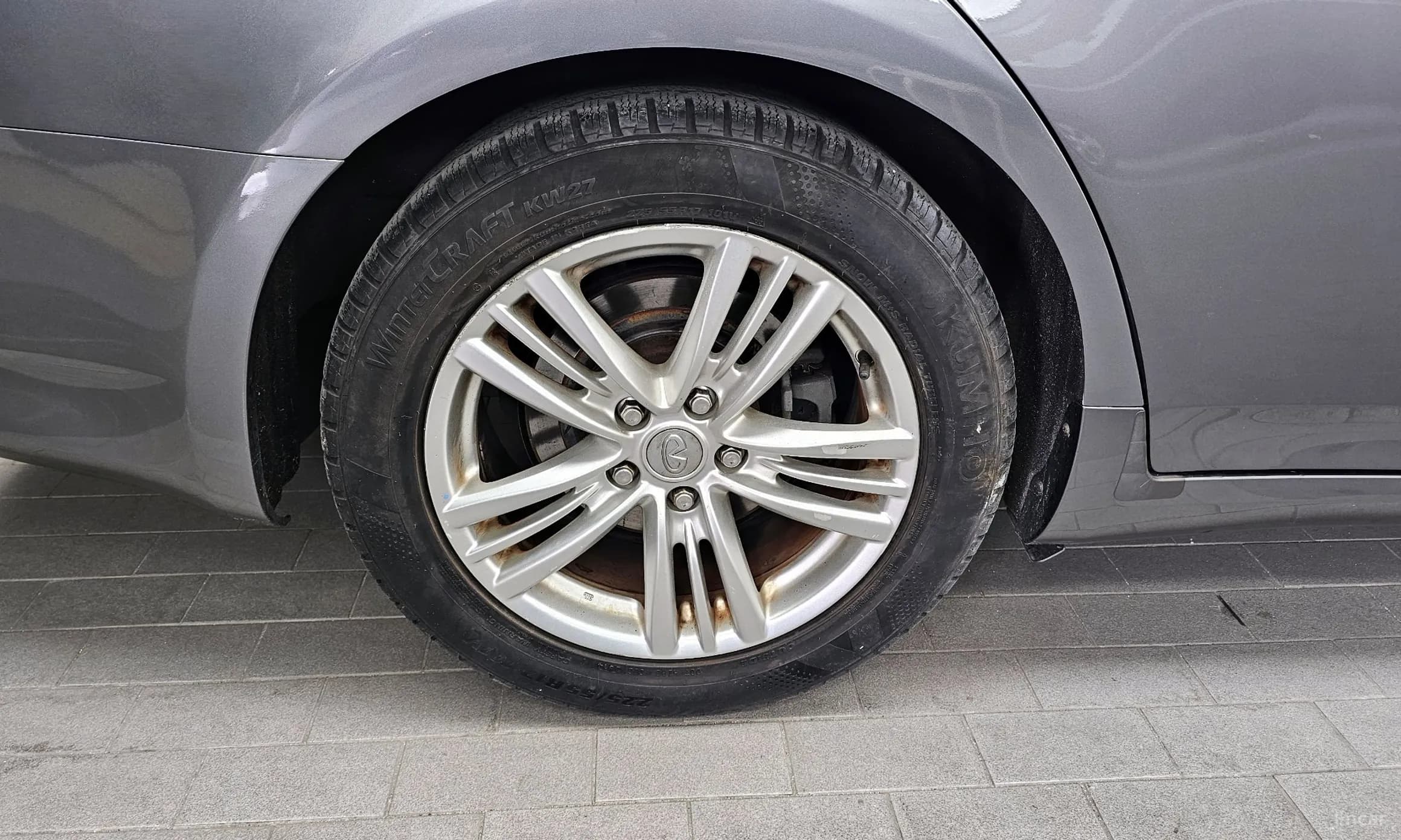 G37