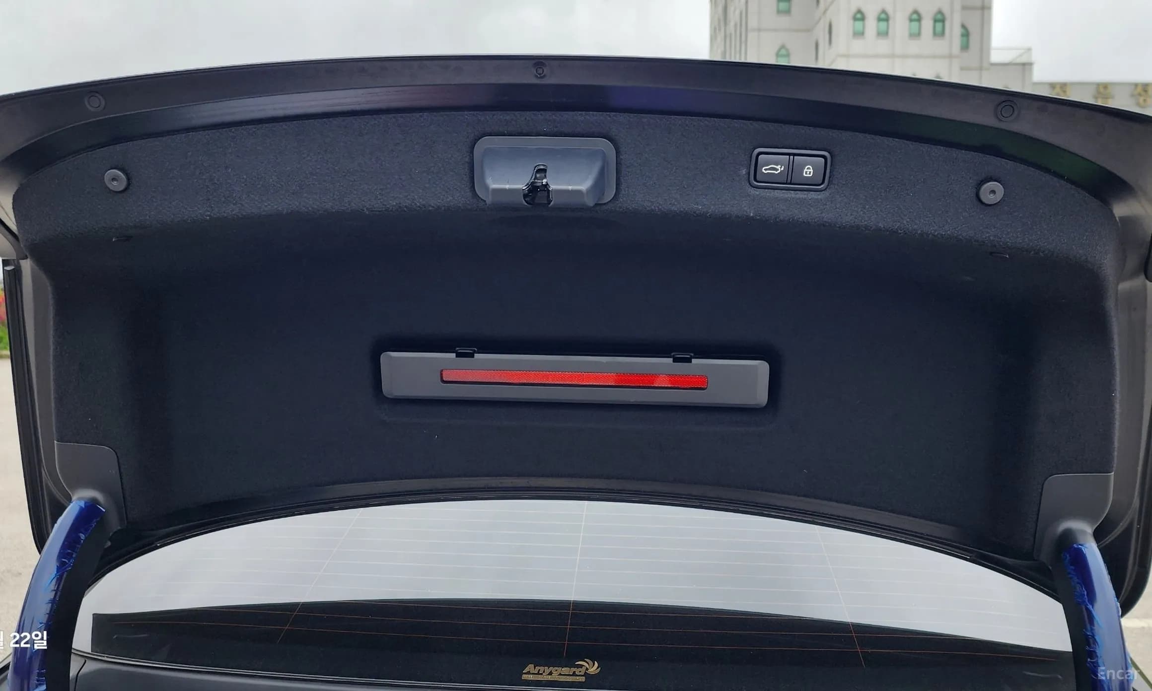 G90