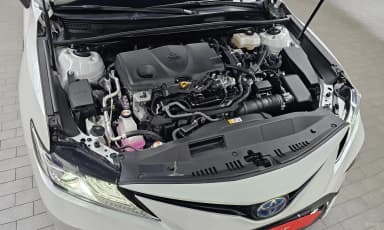Camry (XV70)