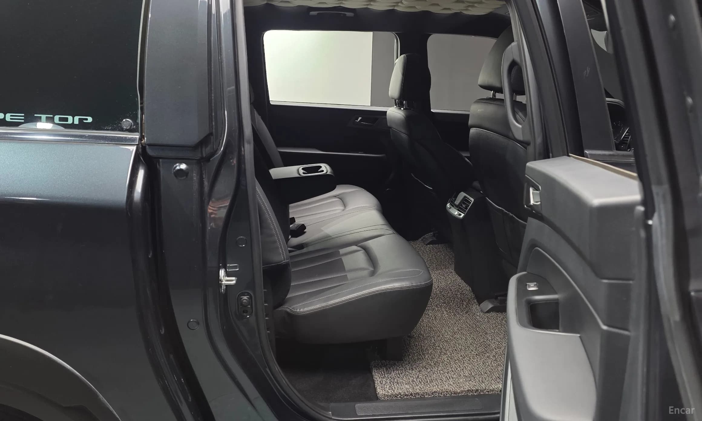 Rexton Sports Khan