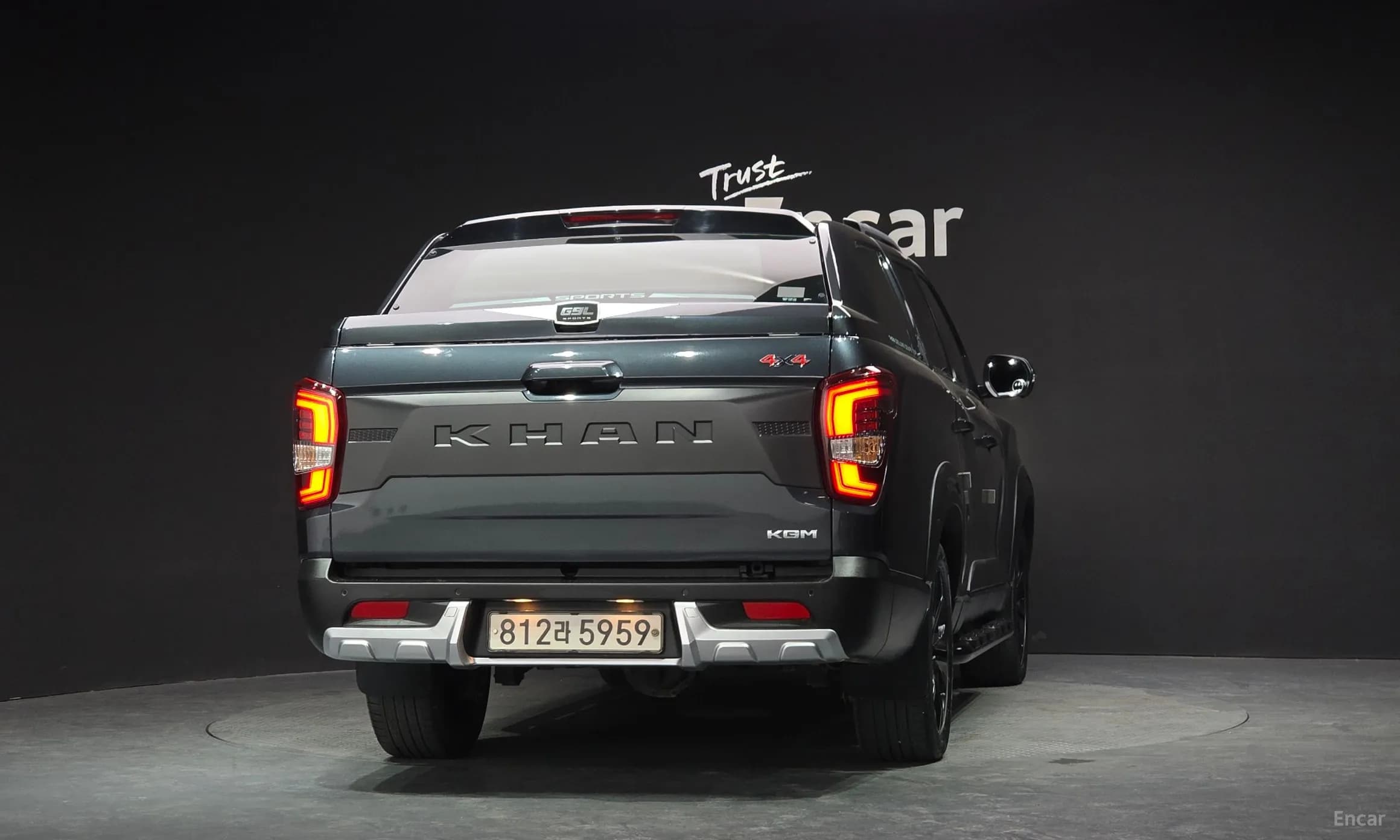 Rexton Sports Khan
