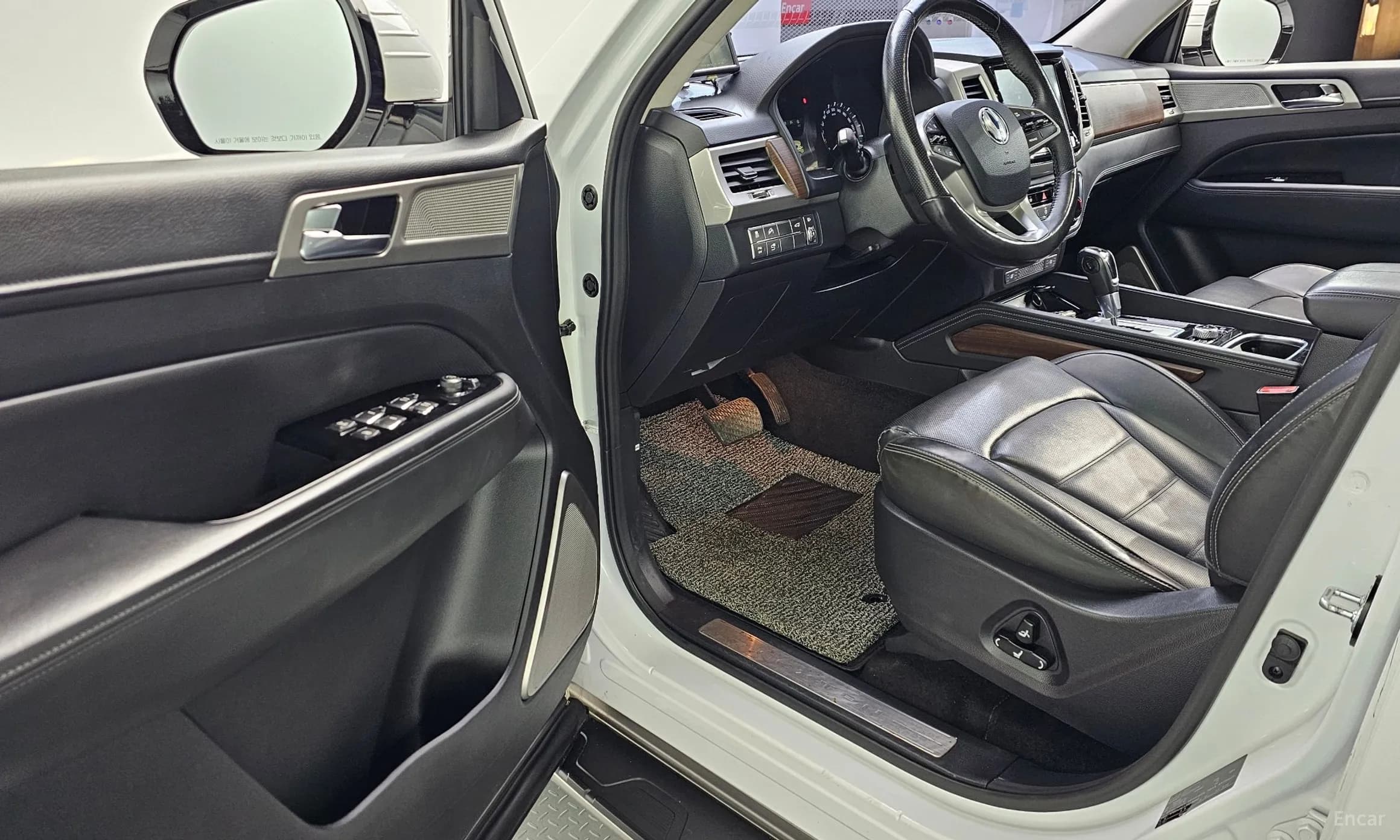 G4 Rexton