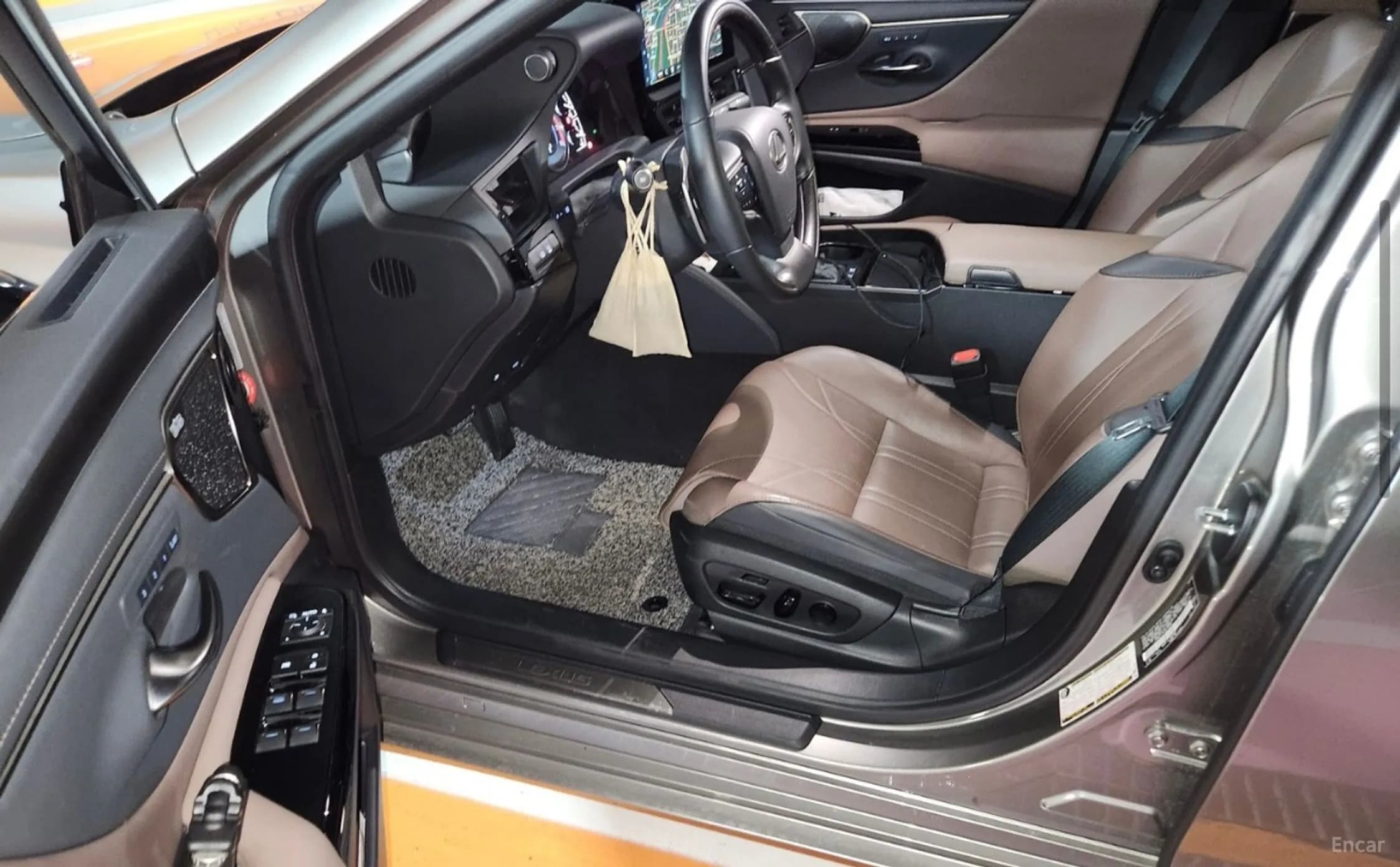 ES300h 7th Generation