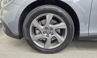 V40 Cross Country