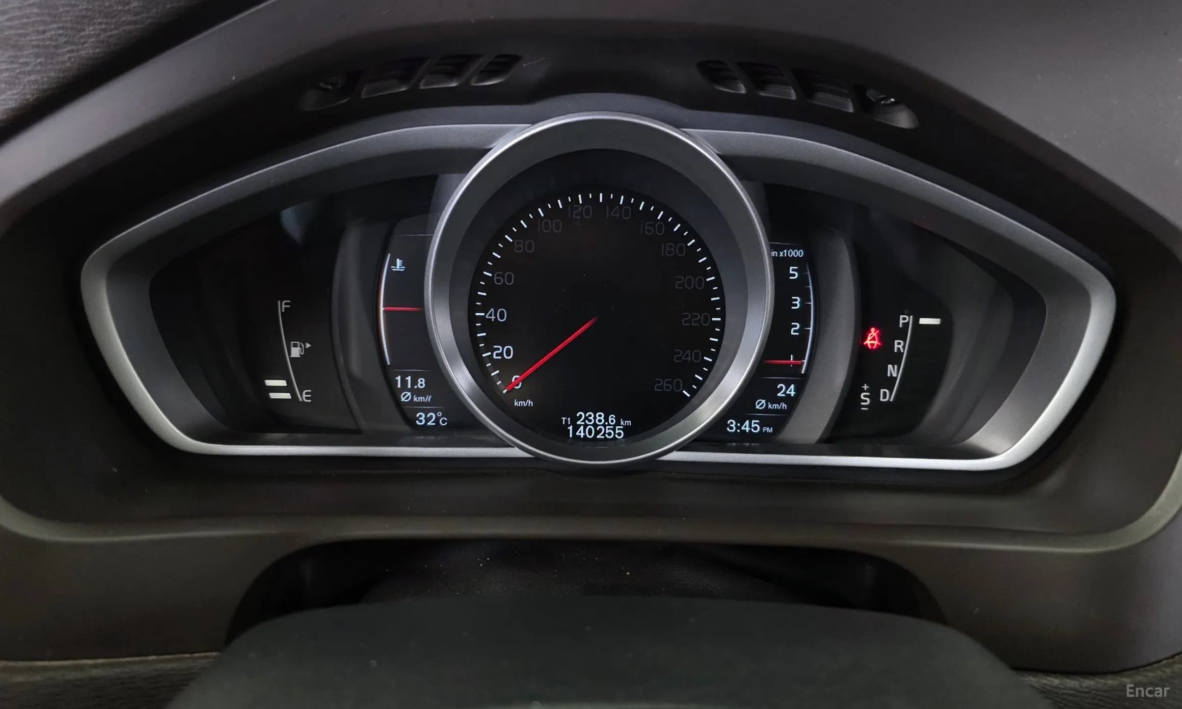 V40 Cross Country