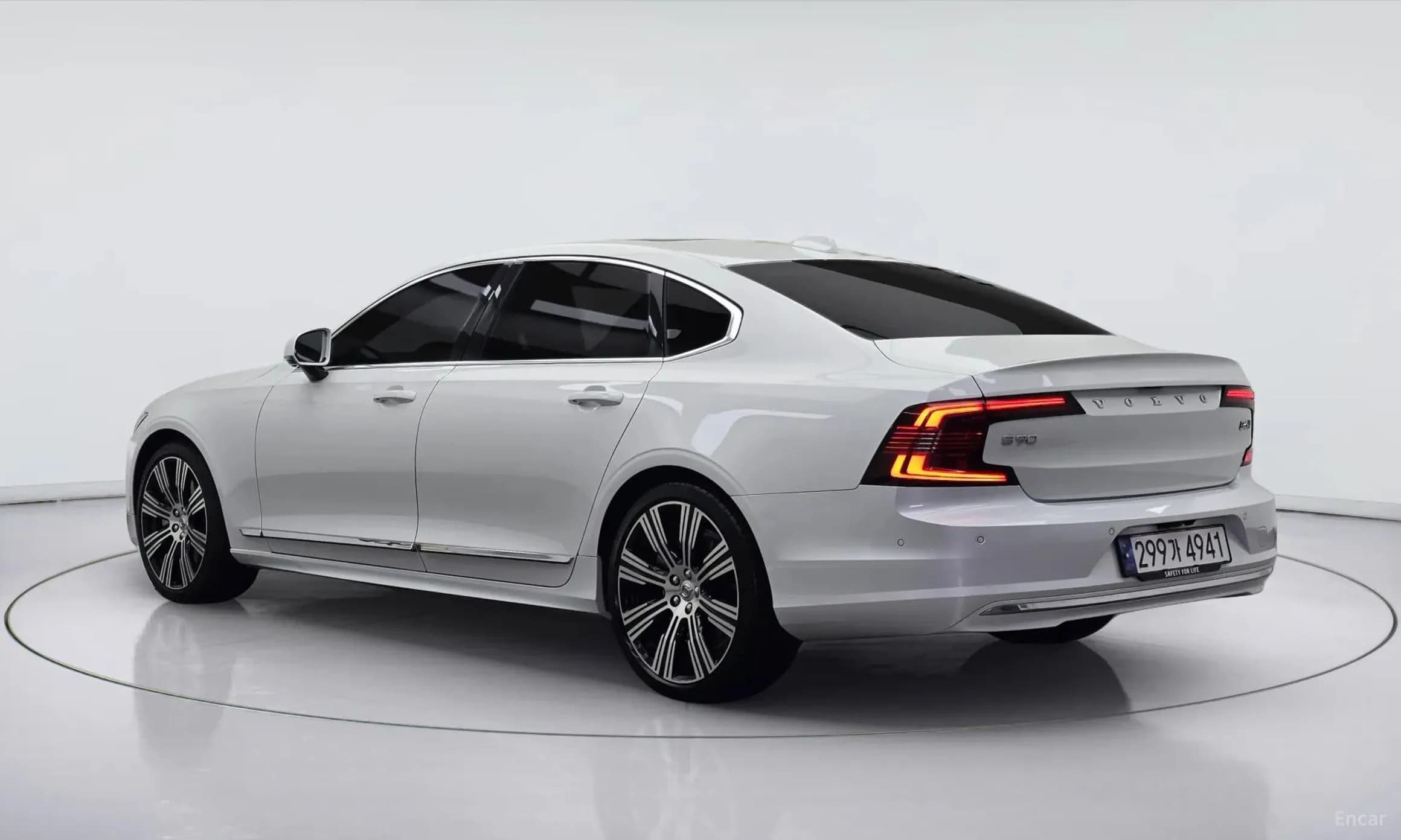 S90