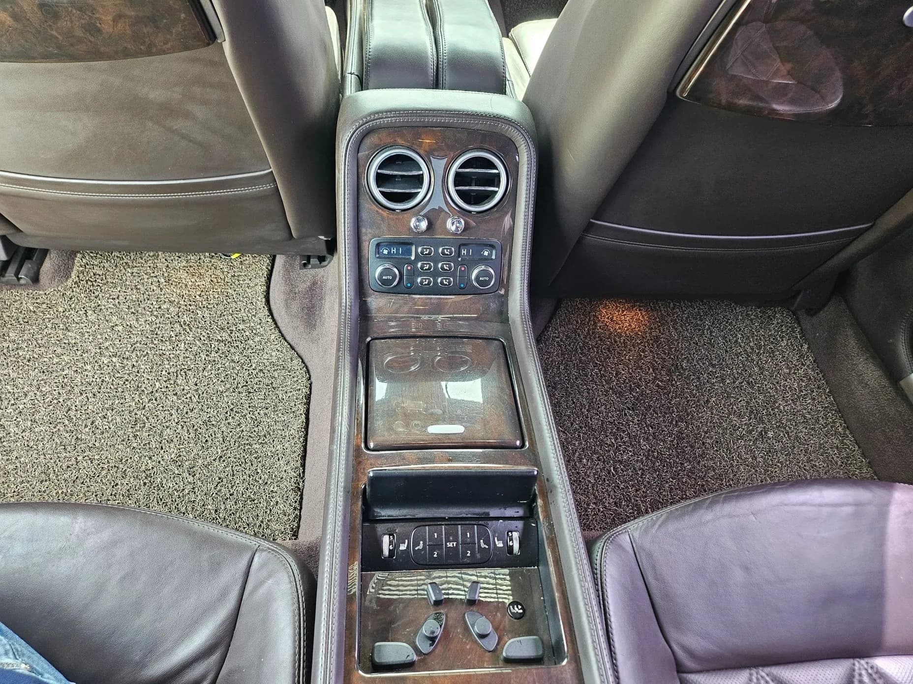 Flying Spur Gen 1