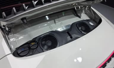 911 (992)