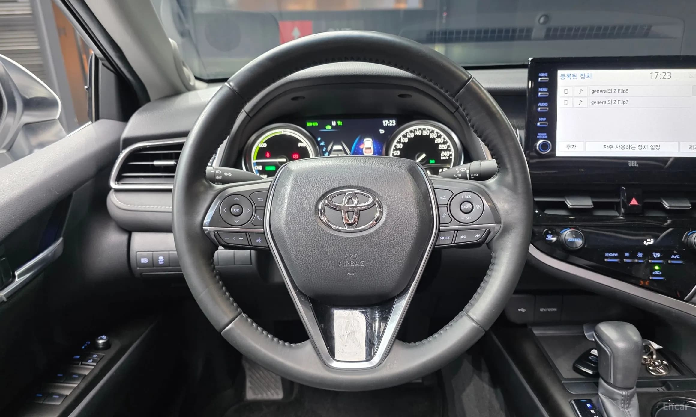 Camry (XV70)