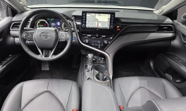 Camry (XV70)