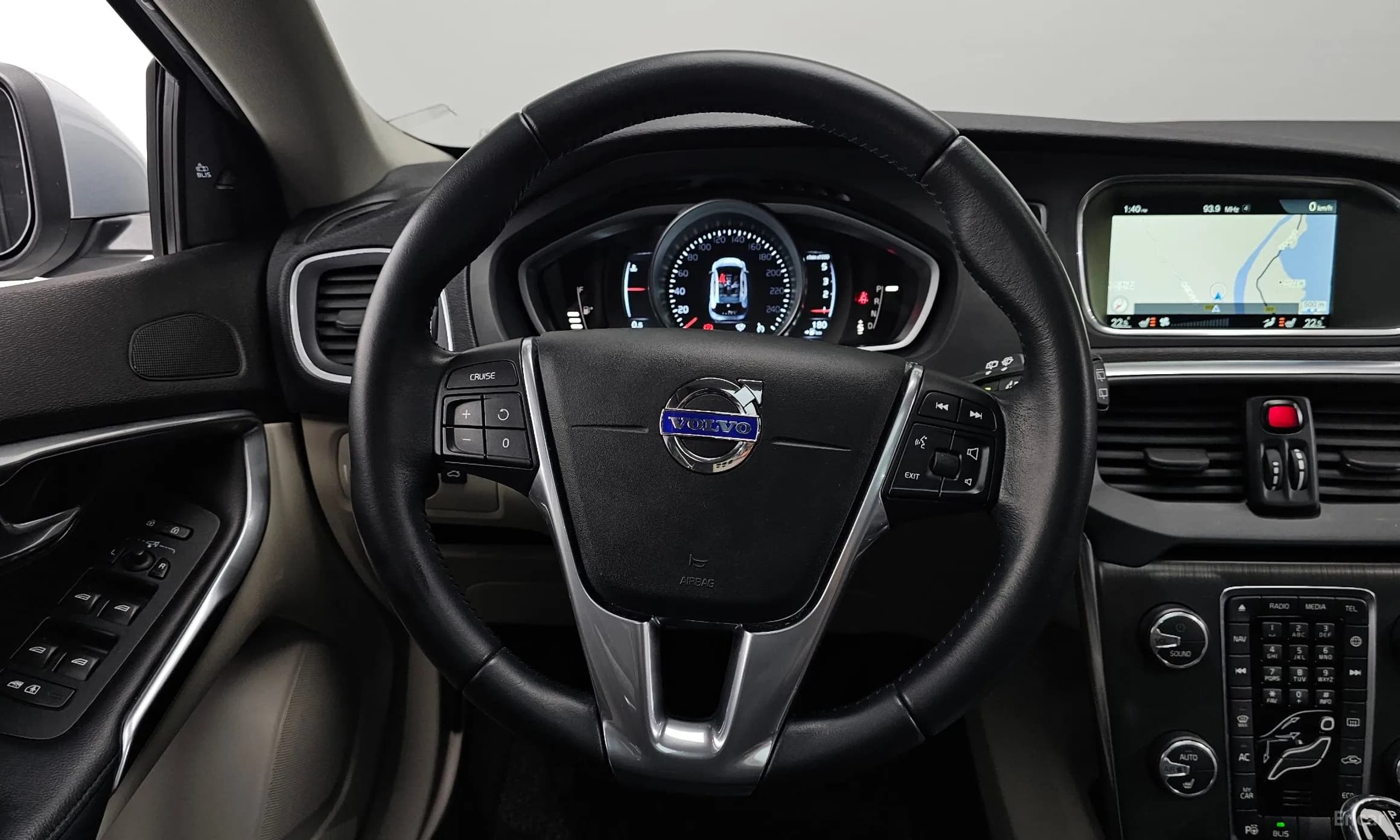 V40