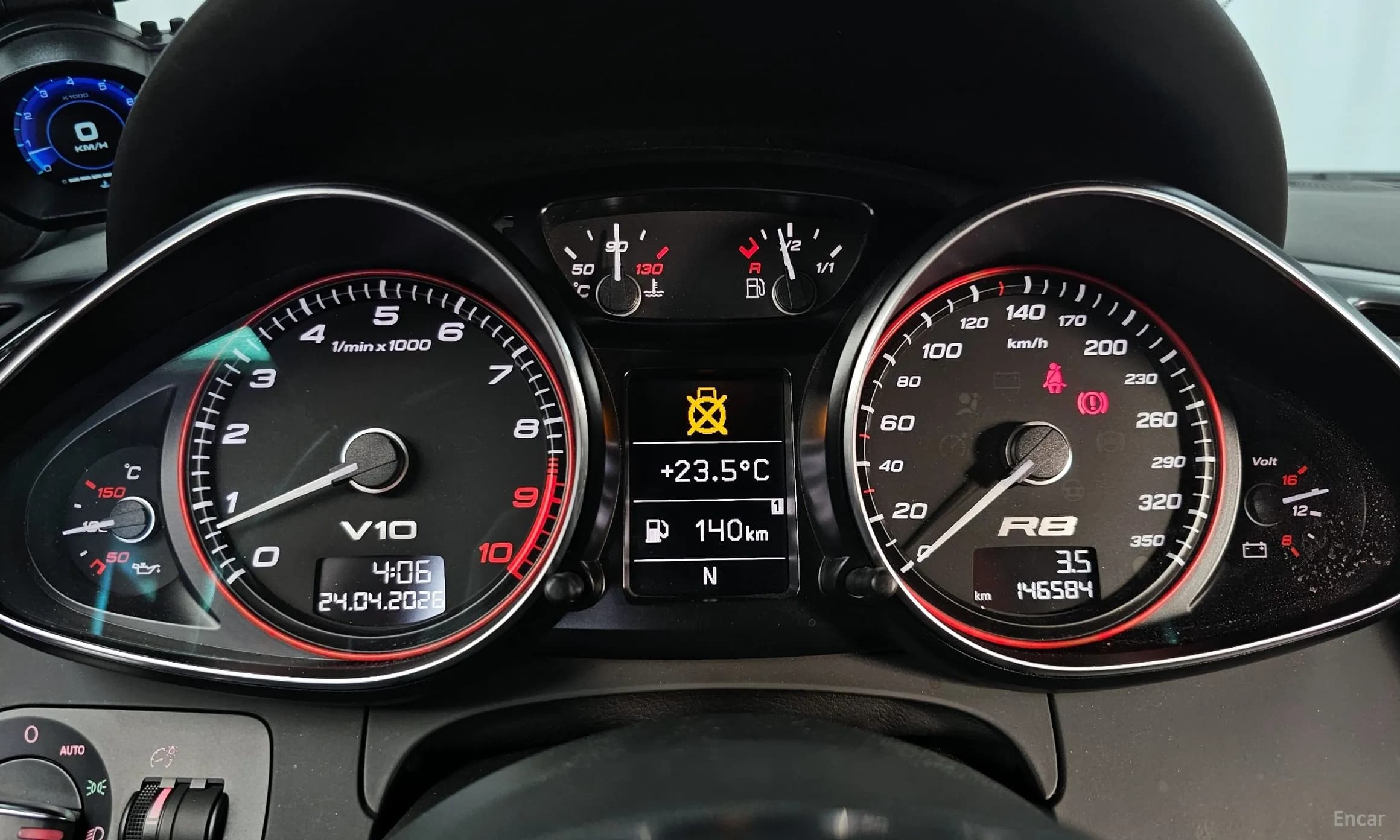R8