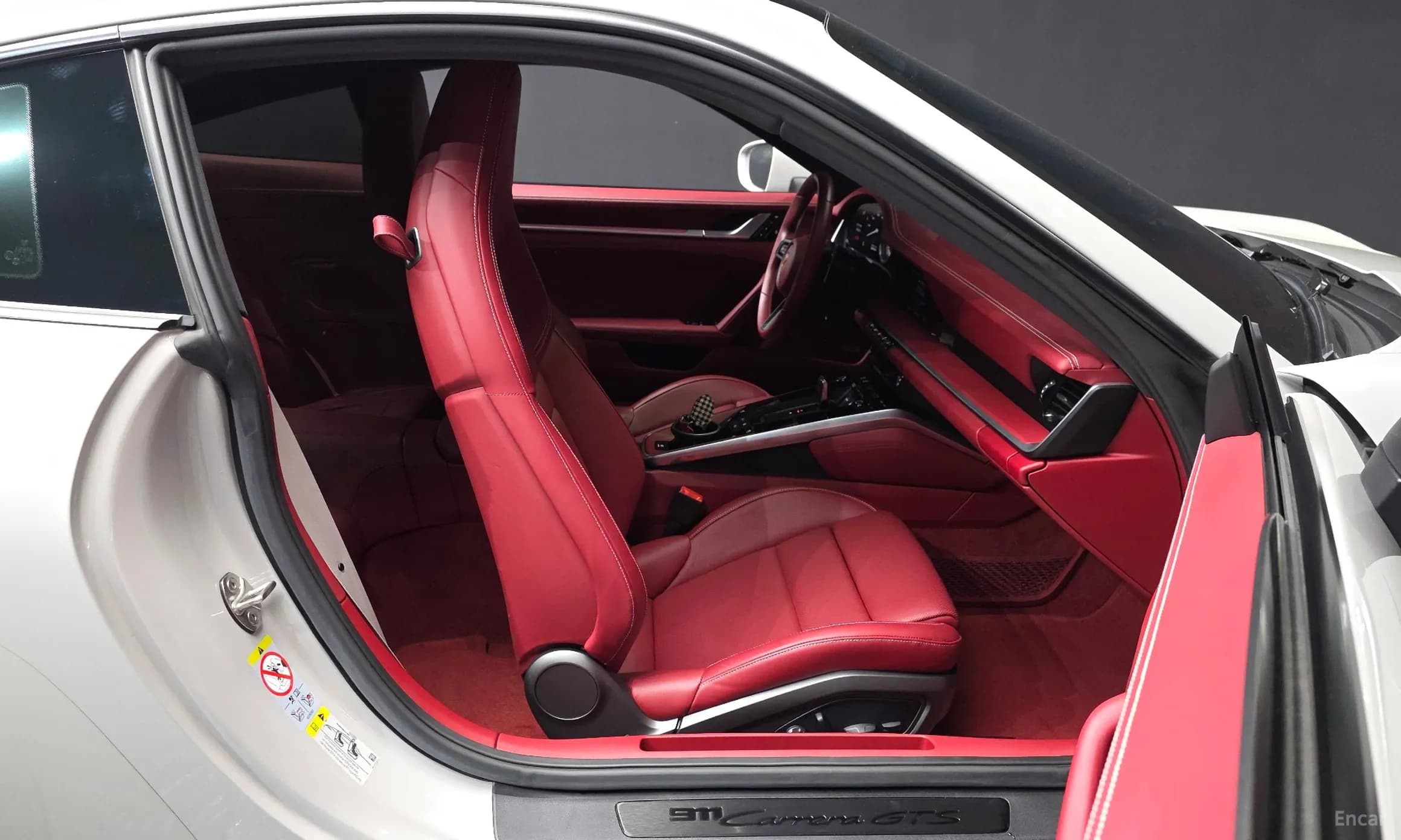 911 (992)