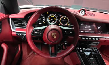 911 (992)