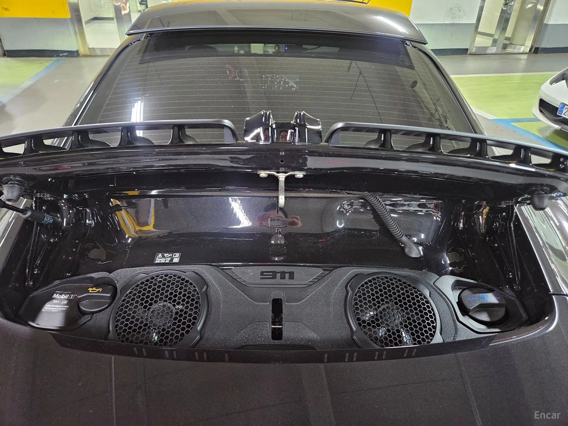 911 (992)